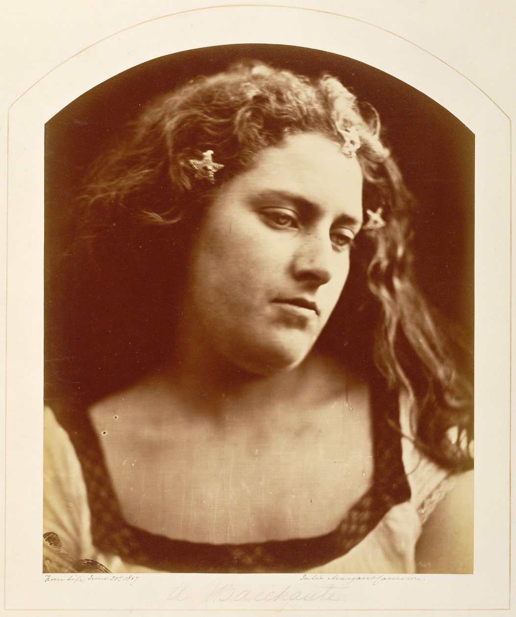 [En bakantinne] av Julia Margaret Cameron