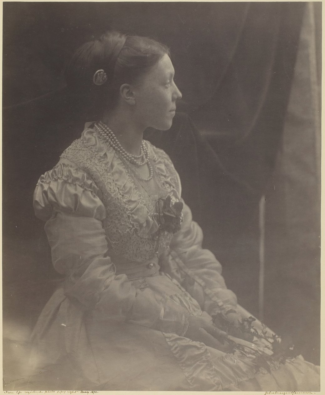 Anne Thackeray Ritchie, mai 1870. av Julia Margaret Cameron