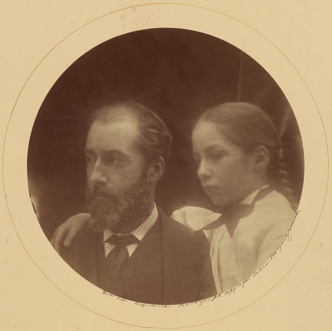 Charles Loyd Norman og hans datter Margaret av Julia Margaret Cameron