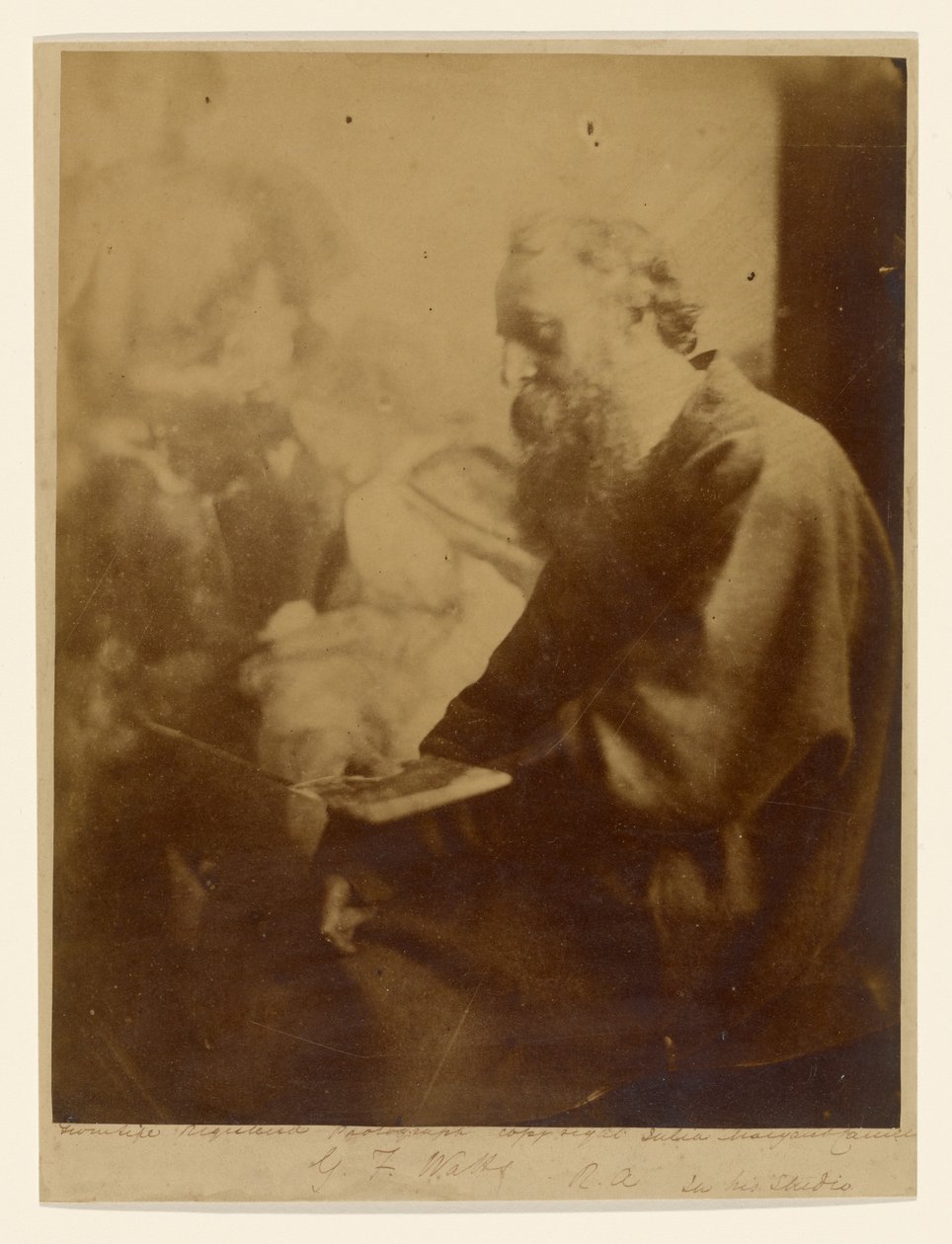 G. F. Watts R. A. i sitt atelier av Julia Margaret Cameron