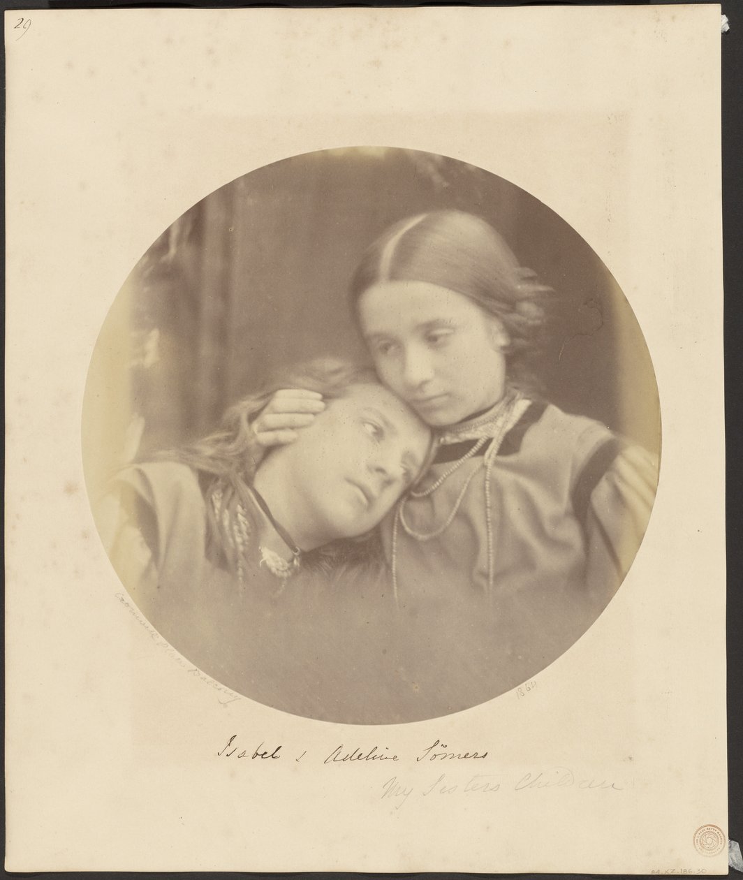 Isabel og Adeline Somers av Julia Margaret Cameron