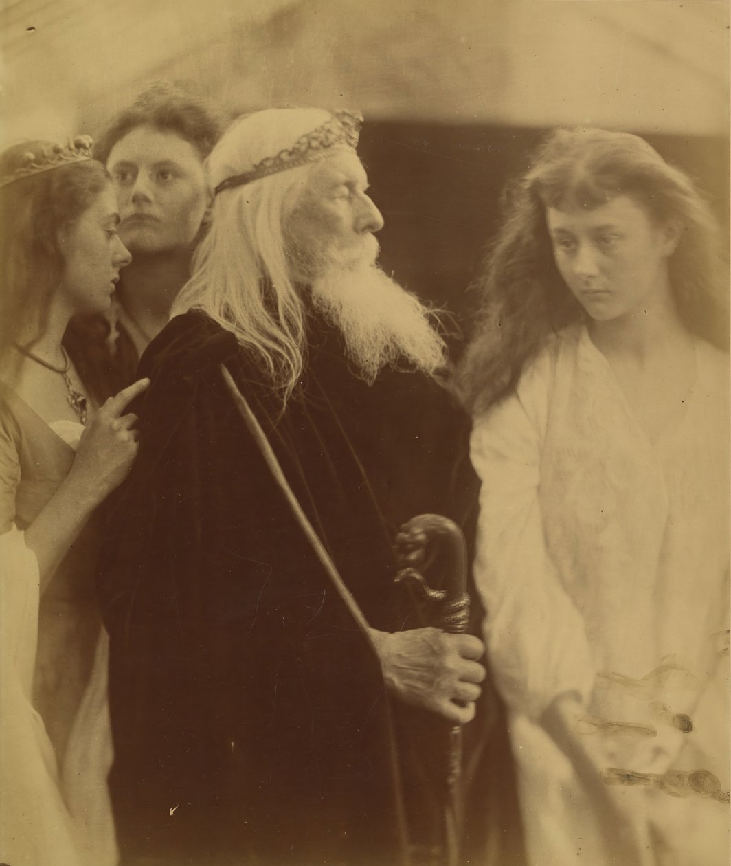 Kong Lear tildeler sitt rike til sine tre døtre, 1872. av Julia Margaret Cameron