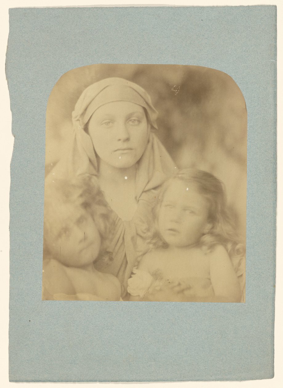 [Madonna med to barn] av Julia Margaret Cameron