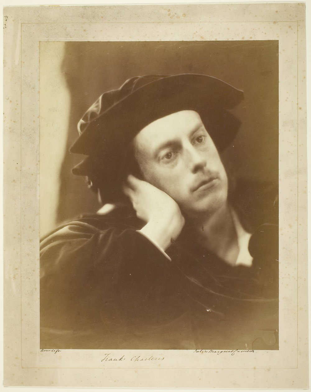 Portrett av The Hon. Frank Charteris, 1867. av Julia Margaret Cameron