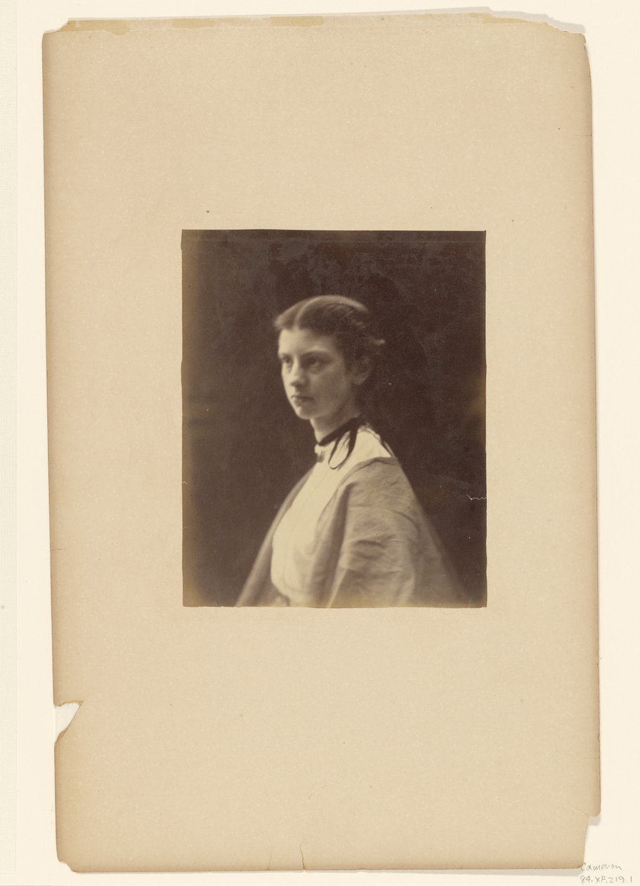 [Portrett av en ung kvinne] av Julia Margaret Cameron
