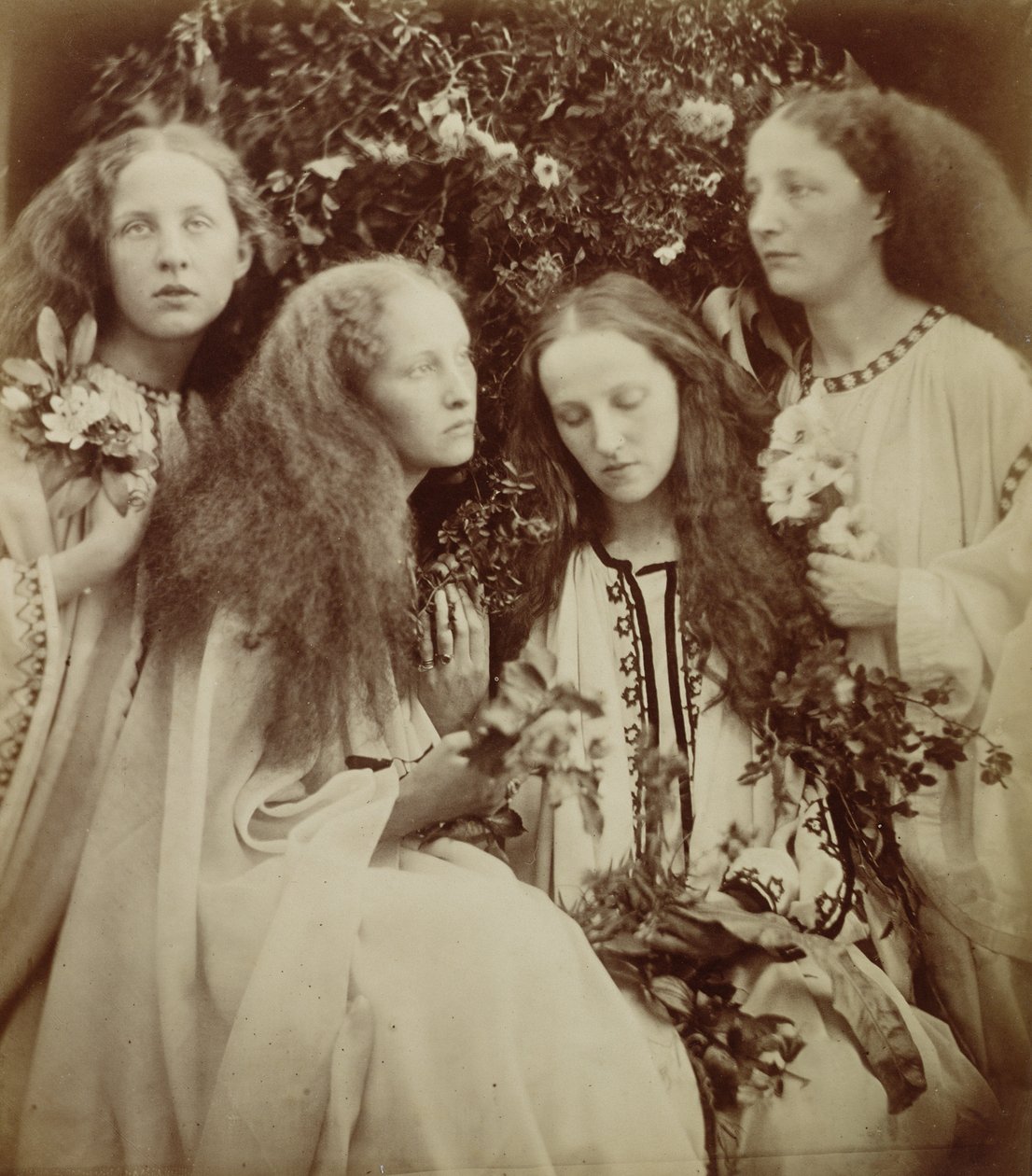 The Rose Bud Garden of Girls (albumtrykk) av Julia Margaret Cameron