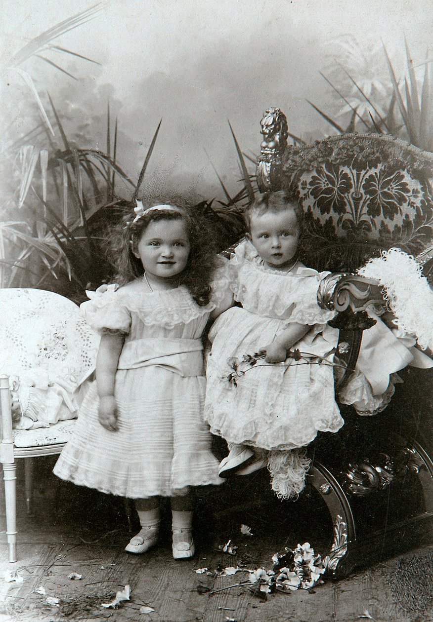 Storhertuginnene Olga Nikolaevna og Tatiana Nikolaievna av Russland, sent på 1800-tallet av K. von Hahn