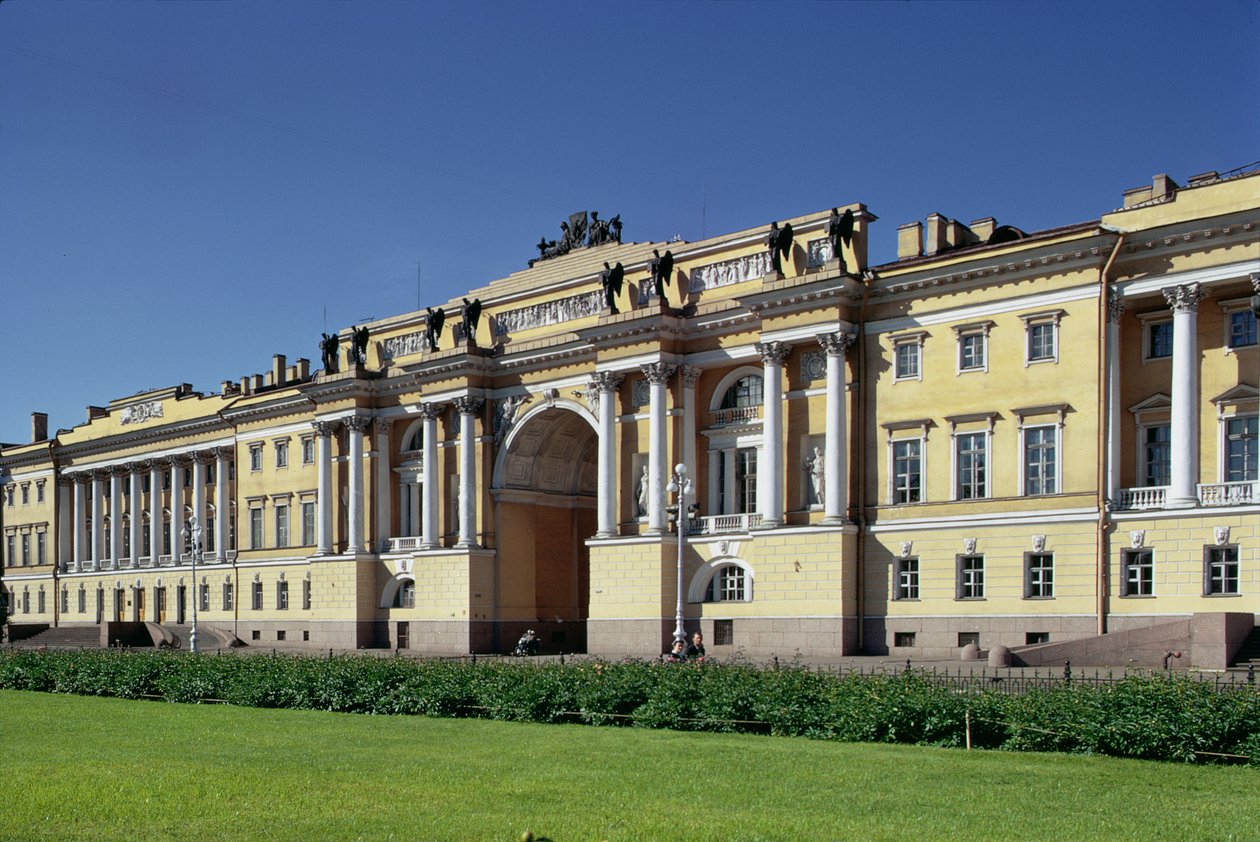 Senatet og synoden, bygget i 1829-34 av Karl Ivanovich Rossi