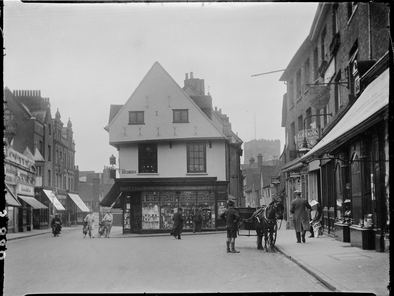 Market Place, St. Albans, St. Albans, Hertfordshire, 26.04.1928 (s/hvitt-bilde) av Katherine Jean Macfee