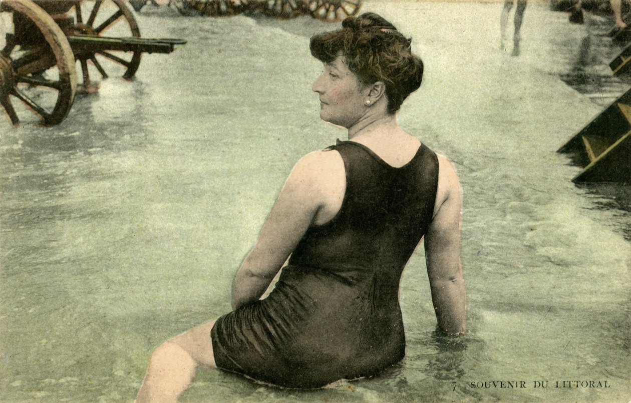 Kvinne i badedrakt, ca. tidlig på 1900-tallet (postkort) av Alec Hunter