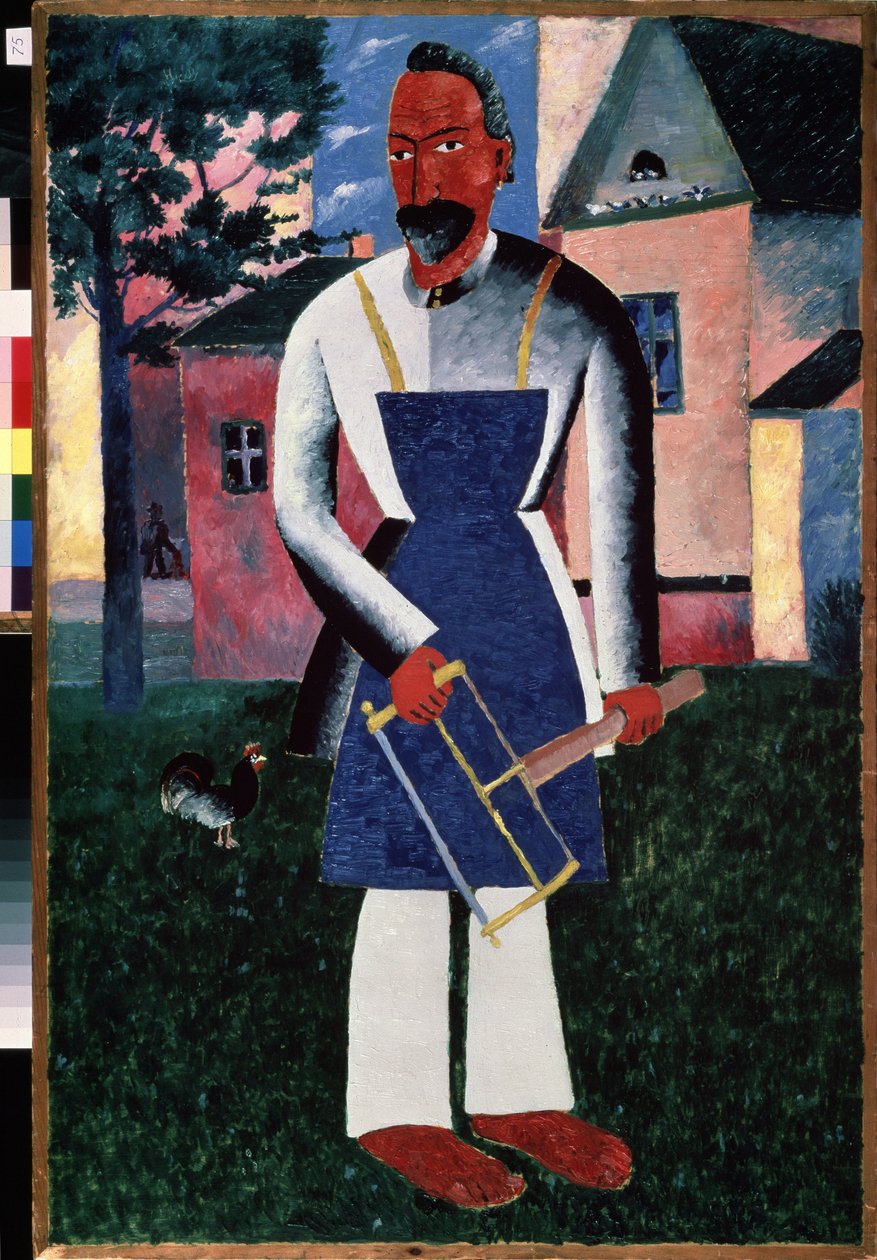 Sommerboer. (Sommerboer). Foran en landsby om sommeren, portrett av en snekker, barbeint, i et forkle som holder verktøyene sine. Maleri av Kasimir Severinovich Malevitch (Malevich, Malevic) (1878-1935), olje på tre av Kazimir Severinovich Malevich