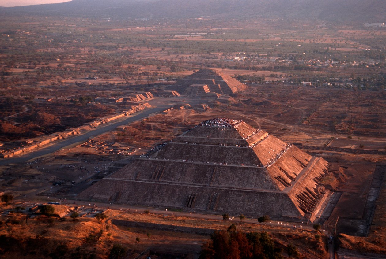 Teotihuacan; Månepyramiden; Pyramidene; Meso-Amerika; Mexico; Antikke kulturer – De…, 2005 (bilde) av Kenneth Garrett