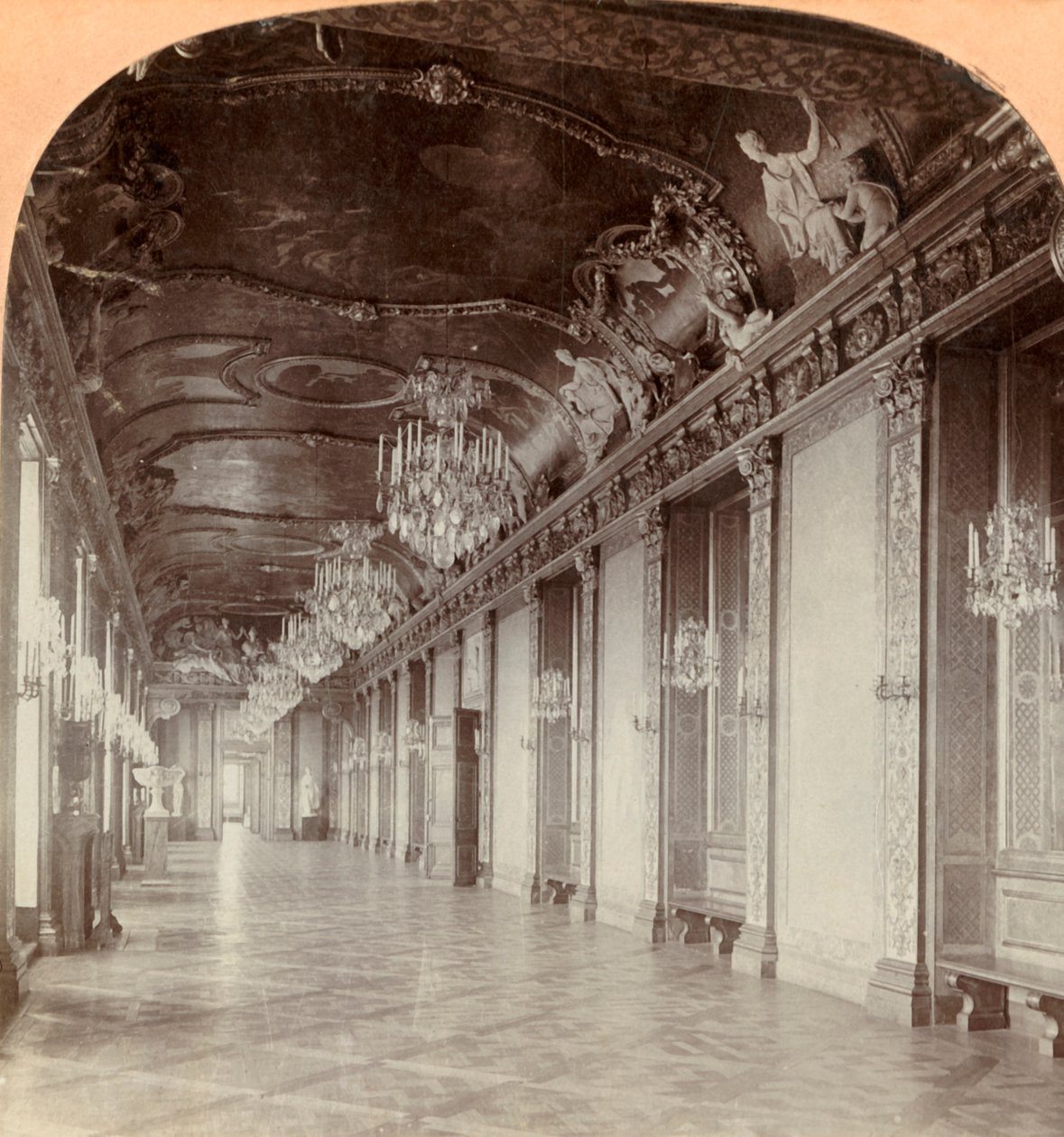 Den store banketthallen, Det kongelige slott, Stockholm, Sverige, 1901. av Keystone View Company