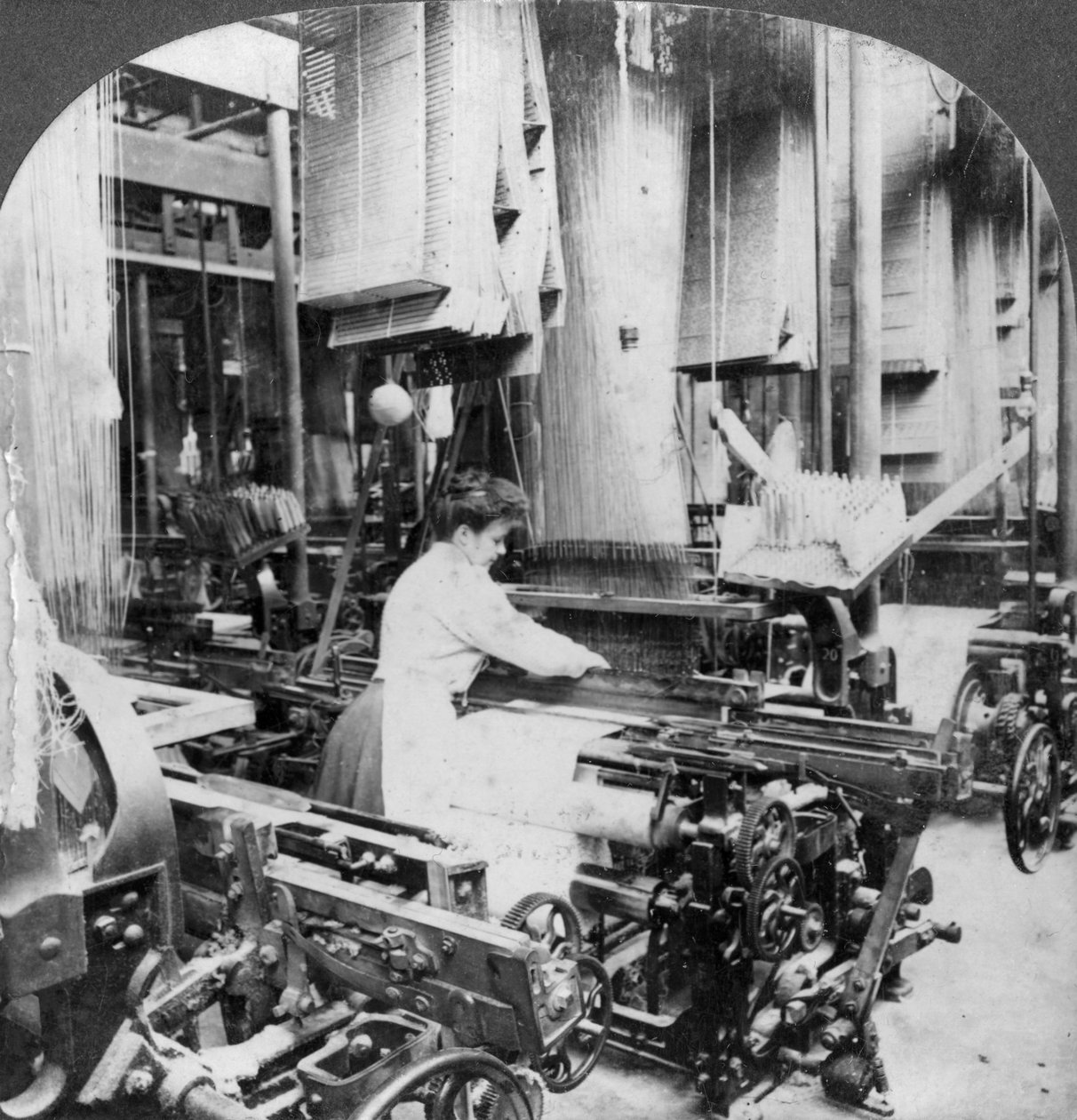 Veving av linstoff, Montreal, Canada, tidlig på 1900-tallet av Keystone View Company