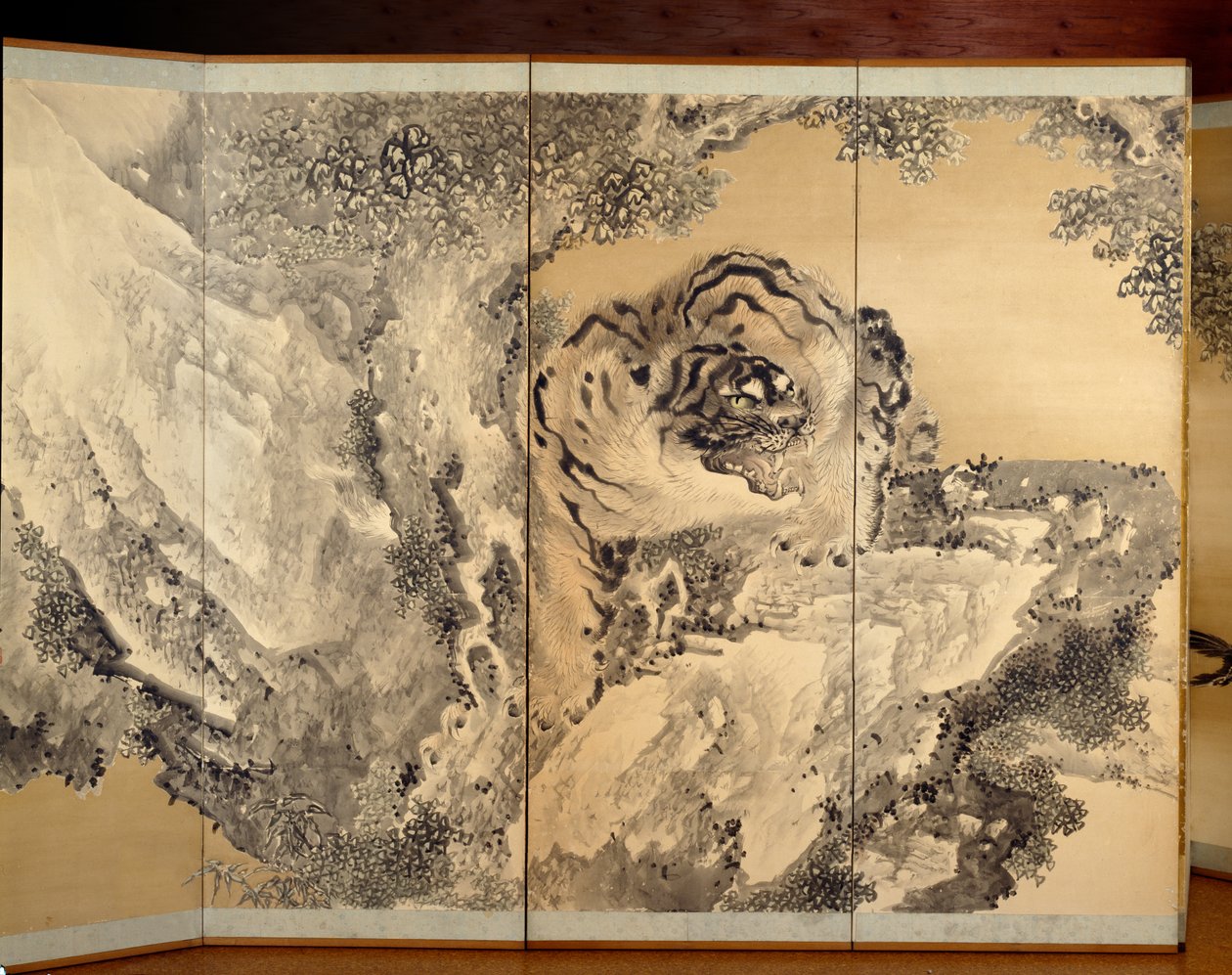 Seksdelt skjerm som viser en brølende tiger av Kishi Ganku