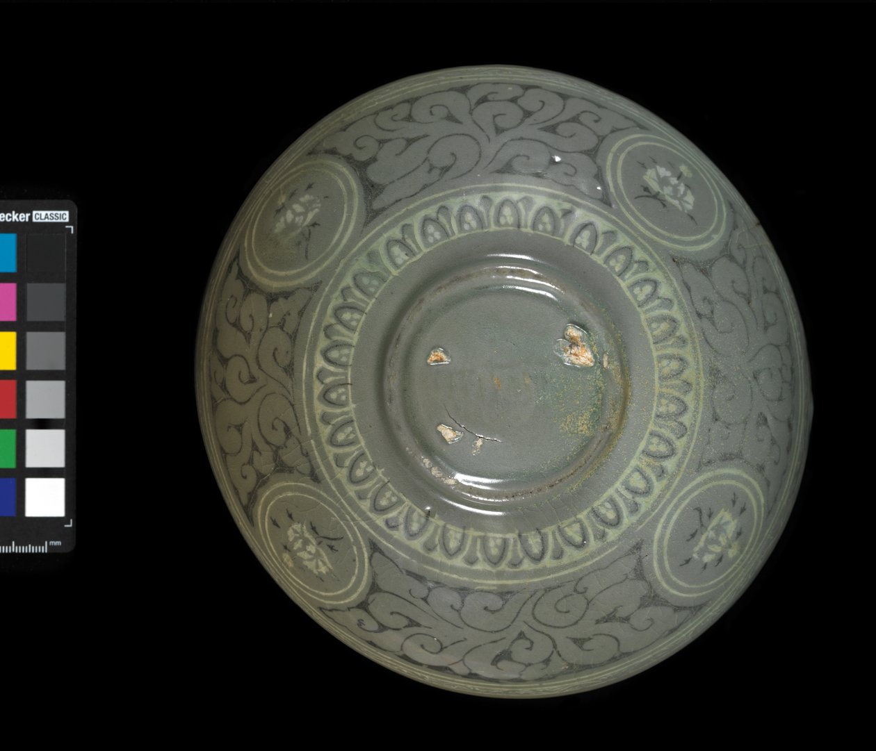 Skål med kraner og skyer, ca. 1150-1200 (celadonglasert steintøy) av Korean School
