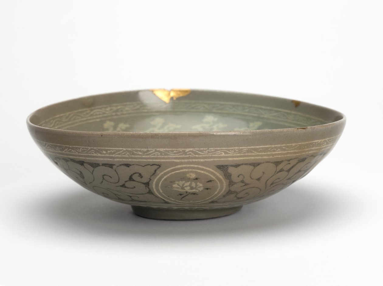 Skål med kraner og skyer, ca. 1150-1200 (celadonglasert steintøy) av Korean School