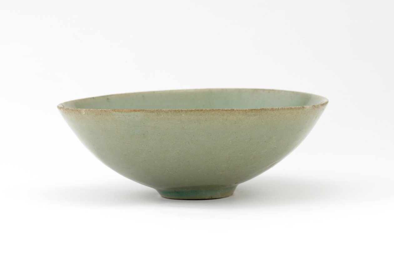 Skål med støpt design av fisk blant bølger, midten av 1100-tallet (steintøy med celadon-glasur) av Korean School