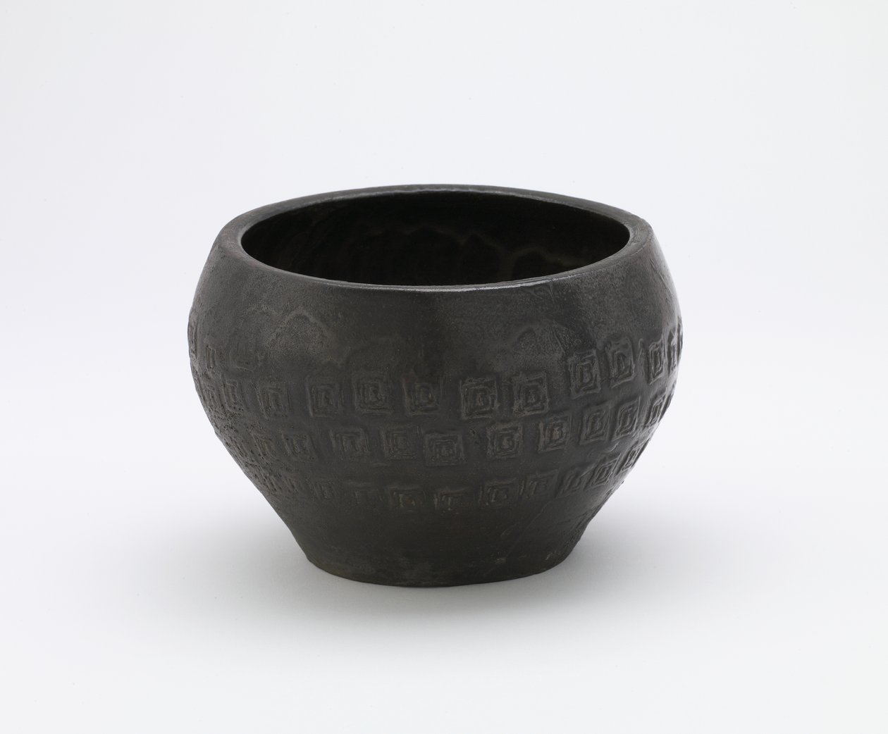 Skål med frimerkeimponerte relieffdesign, 1500-1600-tallet av Korean School