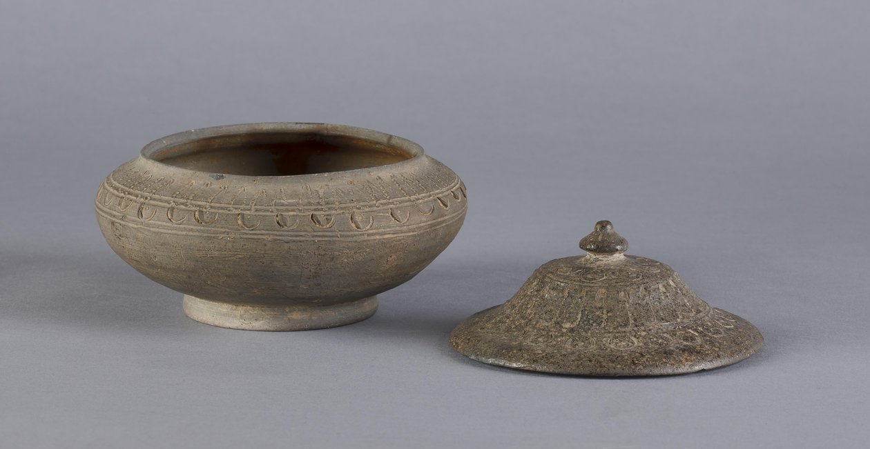 Eske med lokk, Silla-dynastiet, 55 BC-935 (steintøy) av Korean School