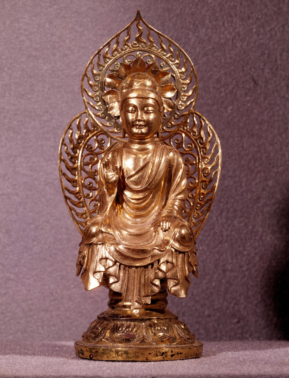 Coreen Art: Buddha-statuett i gull. Silla-periode, 8.-10. århundre. Nasjonalmuseet i Korea av Korean School