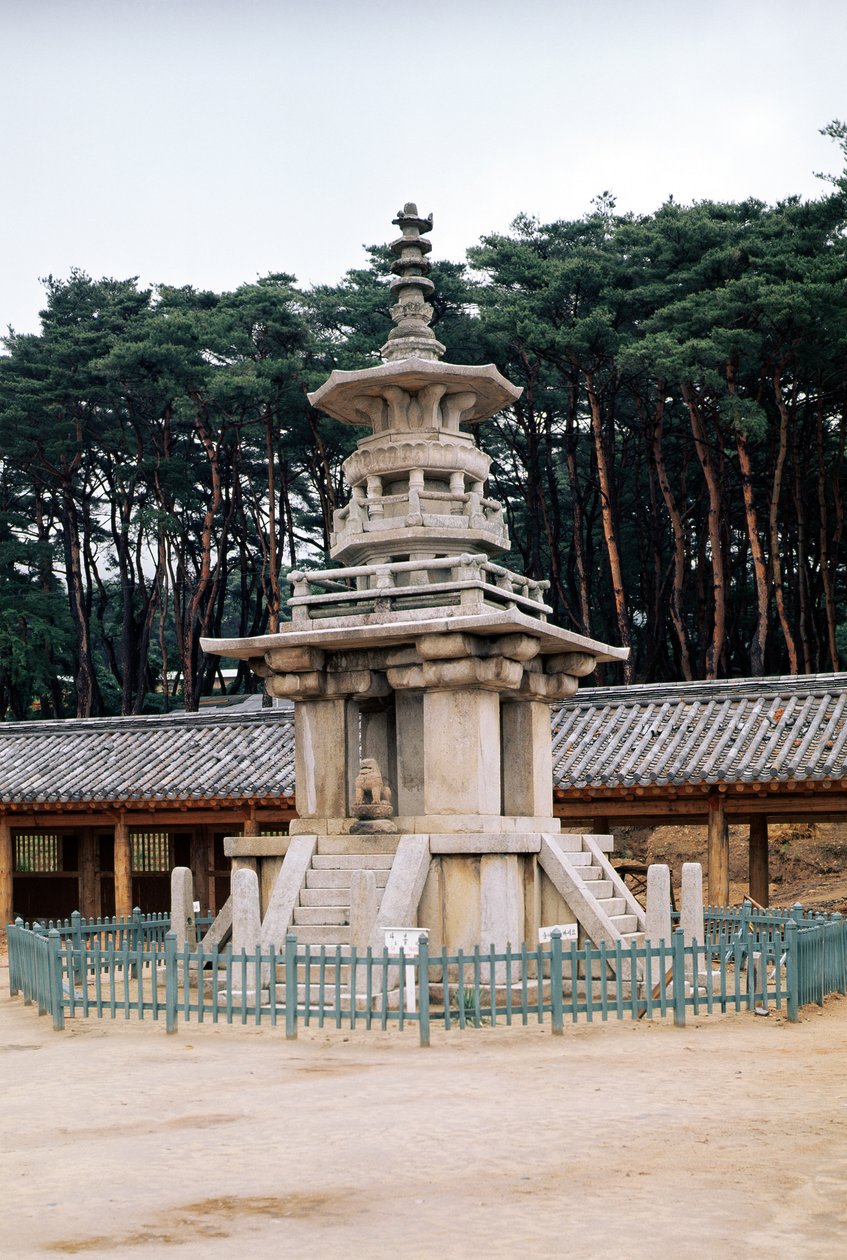Tabo-tap (Pagoda of Prabhutaratna), en del av Pulkuk-sa tempelkomplekset, først bygget i 528, utvidet i 751 og gjenoppbygd etter en brann i 1612-59 av Korean School