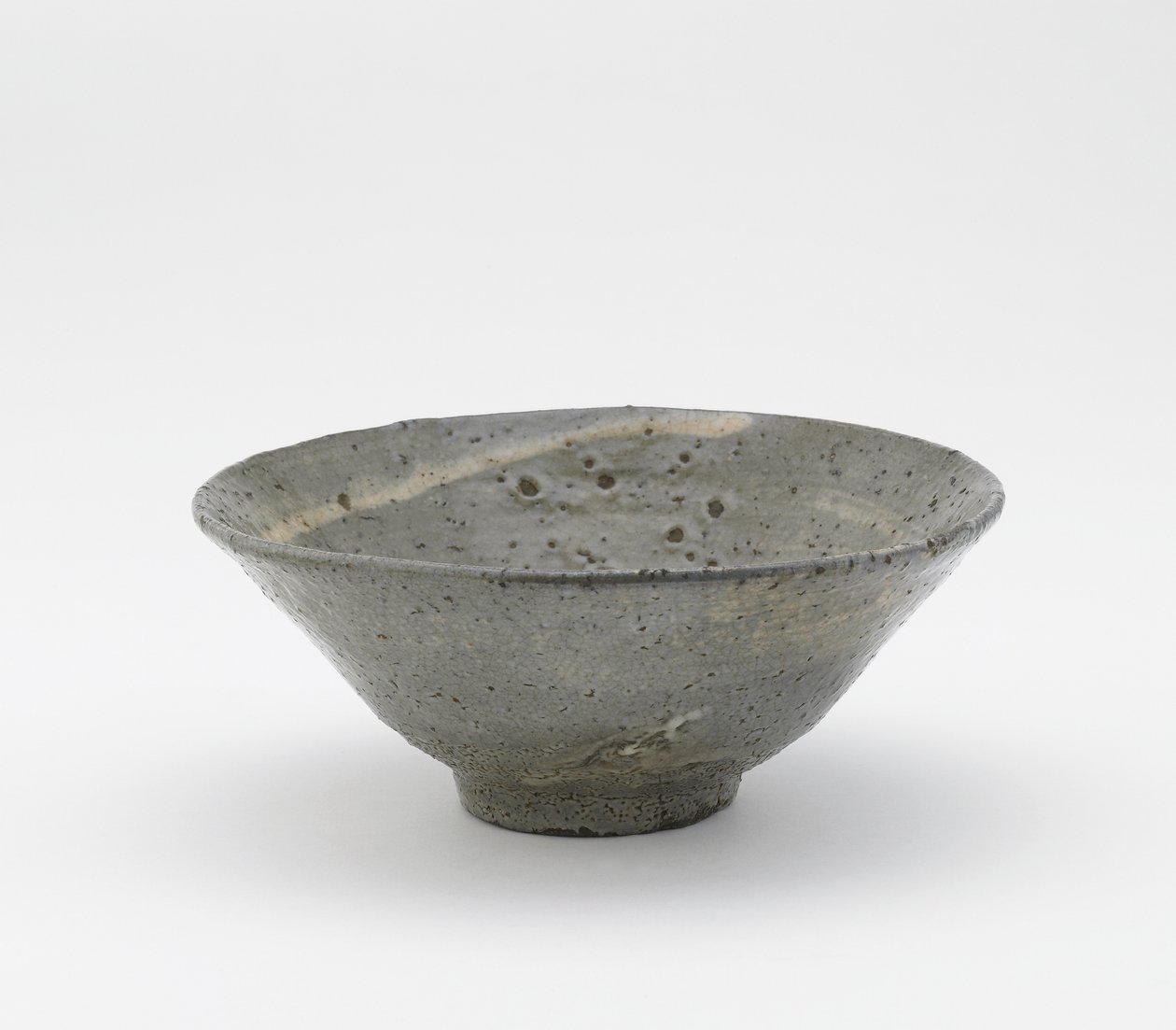 Tebolle, Totoya-type, Kyongsang Namdo-provinsen, Korea, Choson-perioden, slutten av 1500-begynnelsen av 1600-tallet (steintøy med børstet-slip-dekor under feltspatisk glasur) av Korean School
