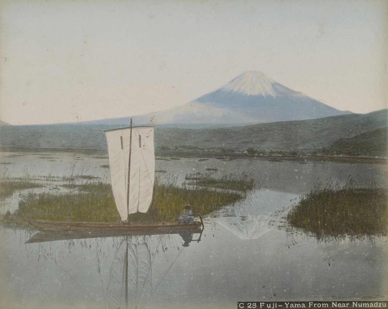 Fuji-Yama From Near Numadzu, ca. 1890 (albumin-sølvtrykk med påført farge) av Kusakabe Kimbei
