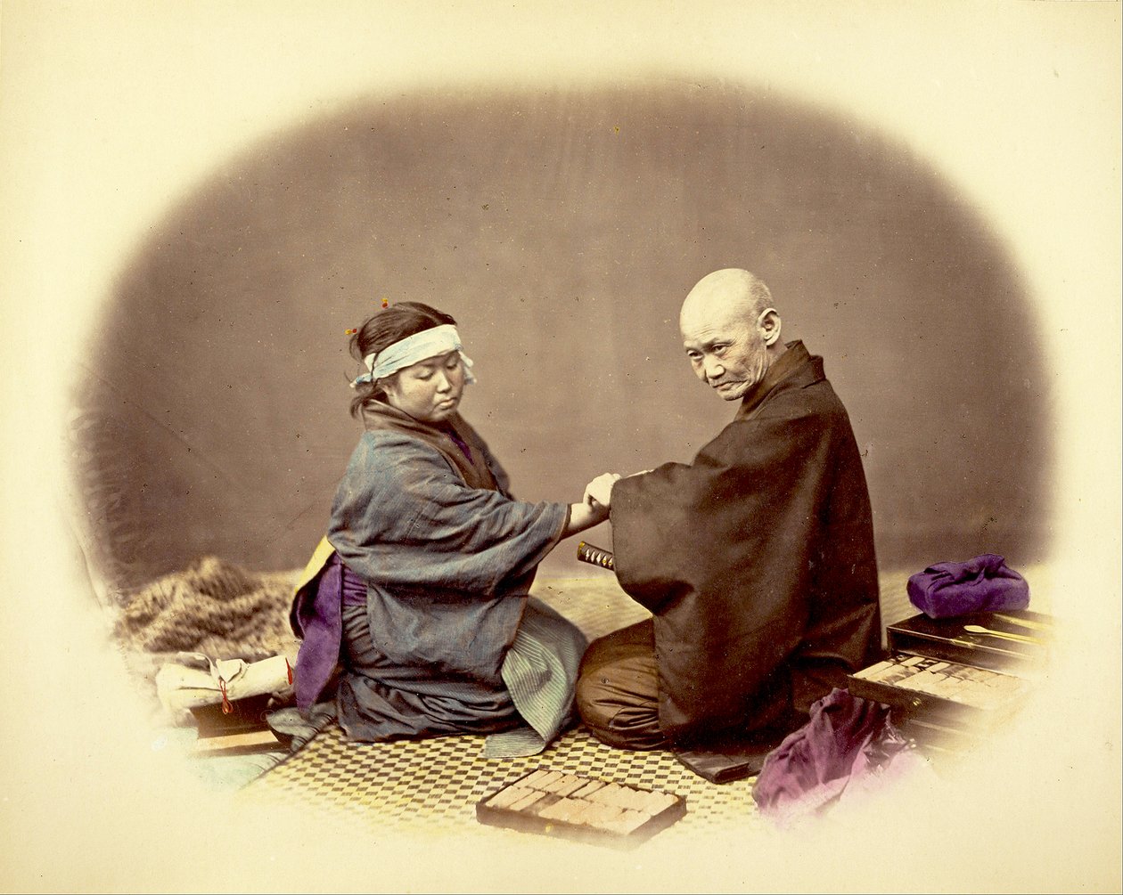 Japansk lege og hans pasient, ca. 1890 (håndfarget albumintrykk) av Kusakabe Kimbei
