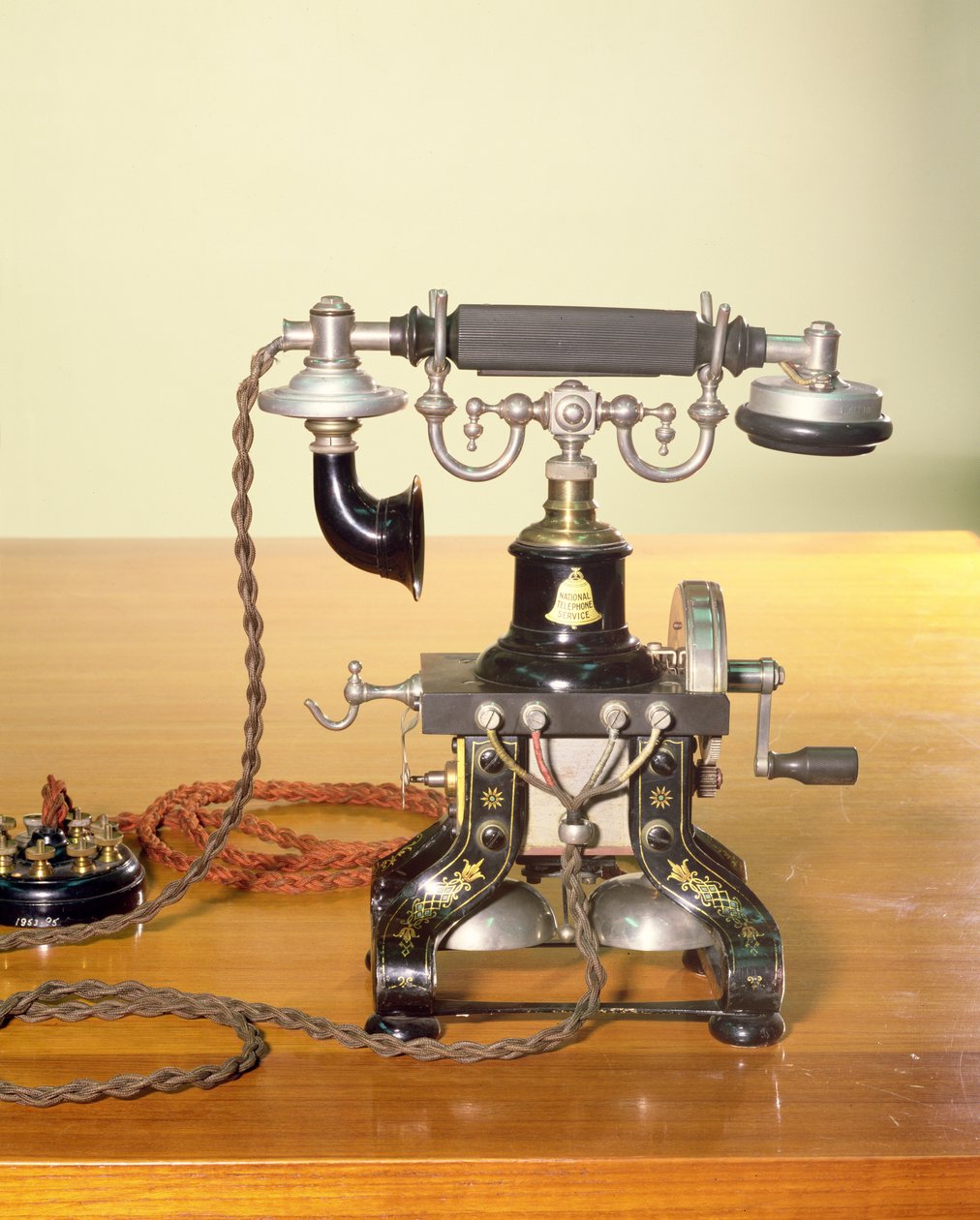 Ericsson Telefon, 1890 (blandet media) av Lars Magnus Ericsson