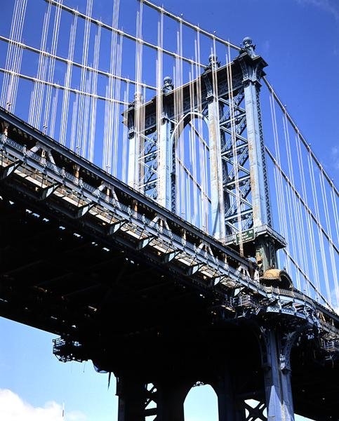 Manhattan Bridge, ferdigstilt 1909 av Leon Moisseiff