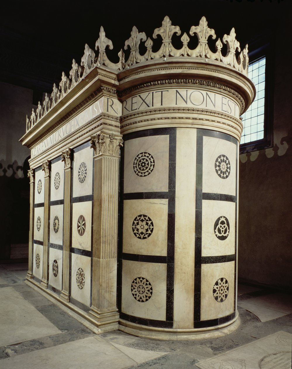 Det lille tempelet til den hellige grav i Cappella Rucellai, 1467 (marmor) av Leon Battista Alberti