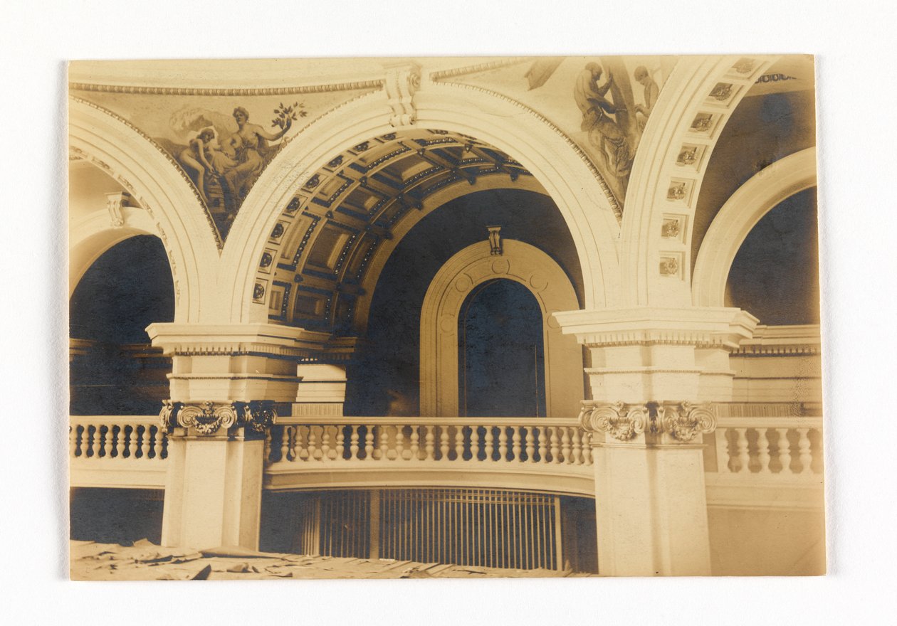 Utsikt over Central Chamber of the Roswell P. Flower Memorial Library, Watertown, New York: Pendentive Decorations av Leon Dabo