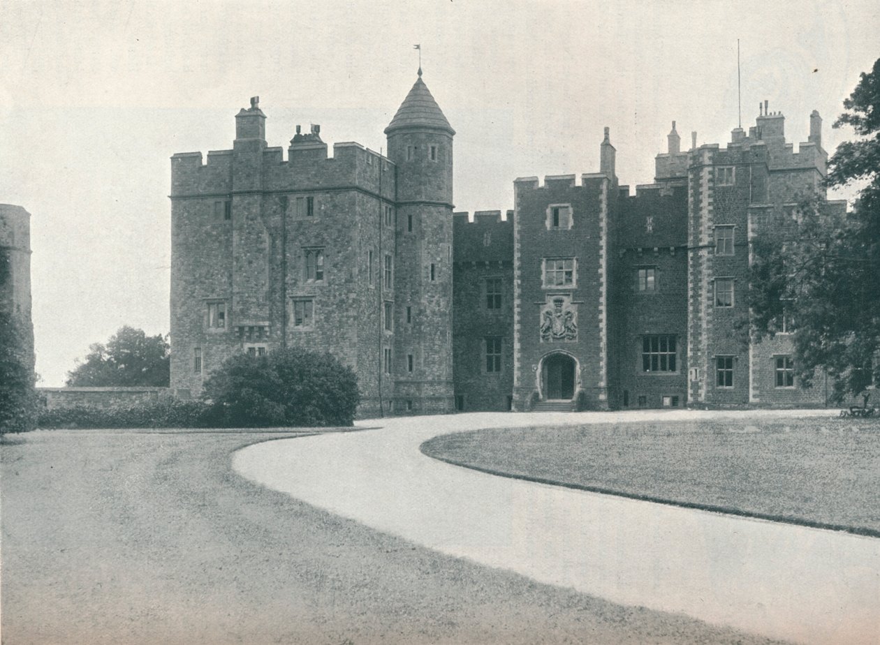 Dunster Castle, c1907 av Leonard Willoughby
