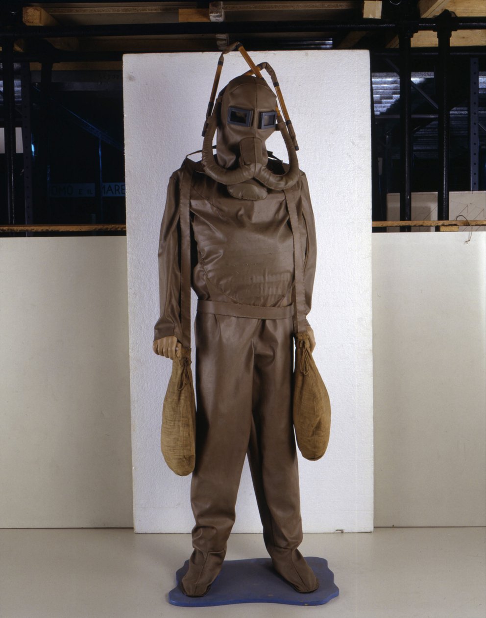 Scuba-modell laget av modellen designet av Leonardo da Vinci (Leonardo da Vinci). av Leonardo da (after) Vinci