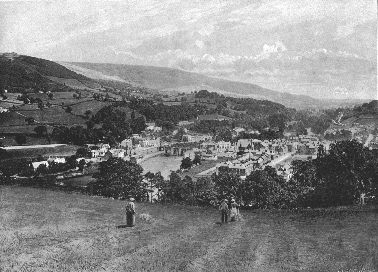 Llangollen og Crow Castle, c1900 av Lettsome and Sons