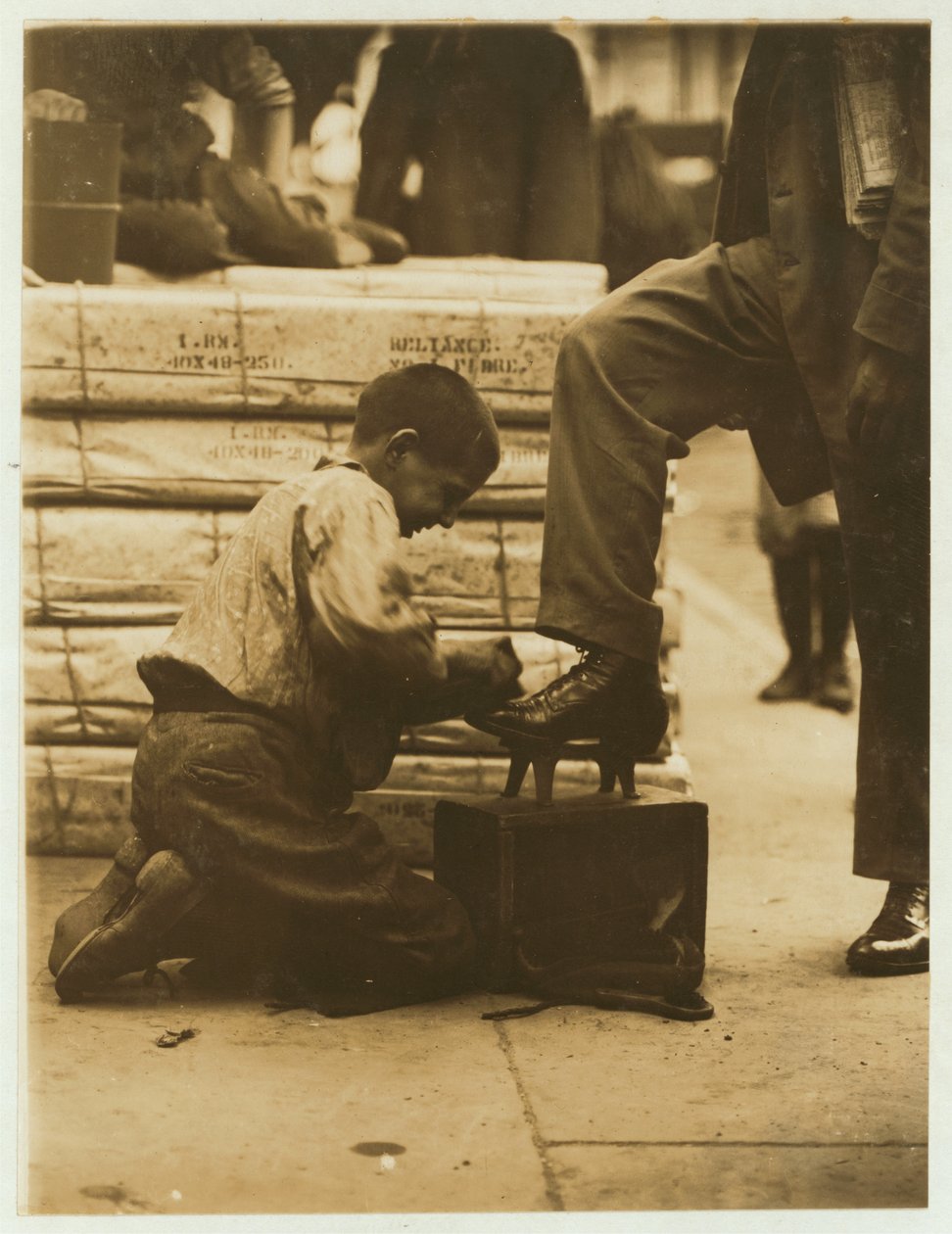 Bootblack i Bowery, New York, 1910 av Lewis Wickes Hine