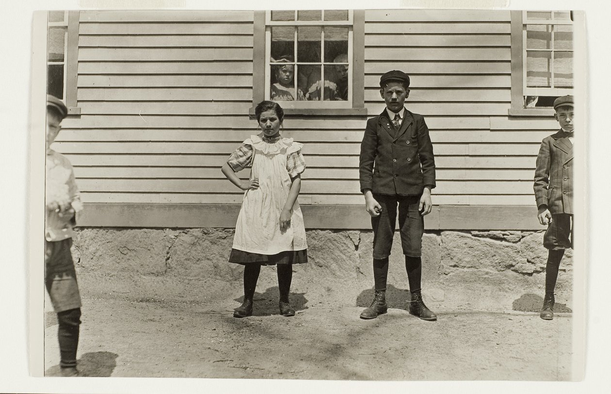 Edward St. Germain og hans søster Delia, Phoenix, Rhode Island, april 1909 av Lewis Wickes Hine