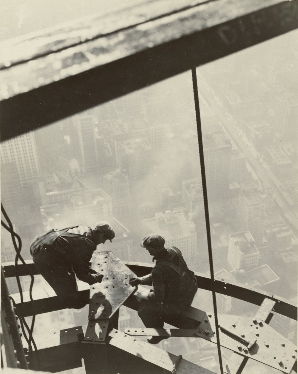 Empire State Building, New York, 1931 av Lewis Wickes Hine