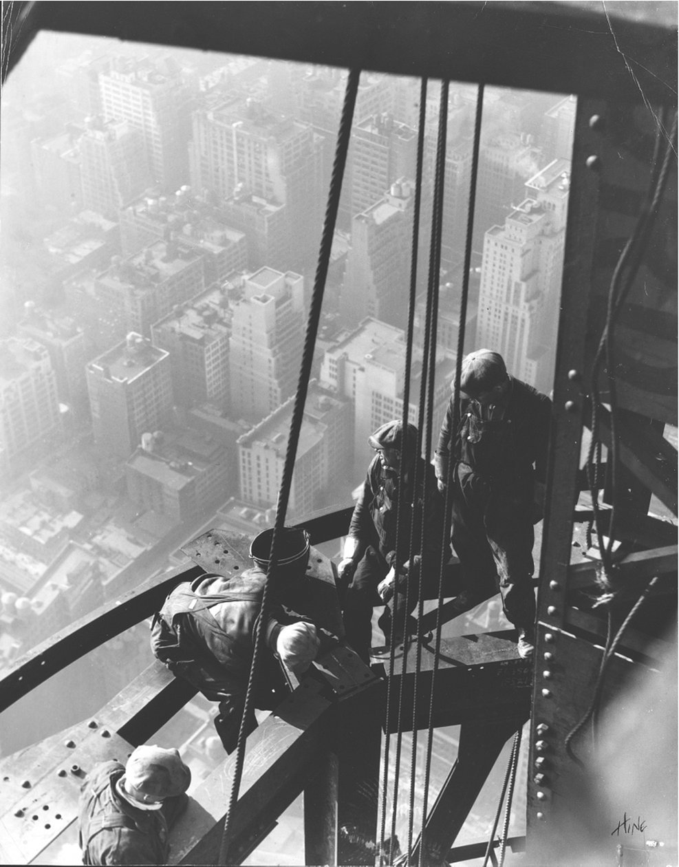 Empire State Building, New York City, ca. 1930 av Lewis Wickes Hine