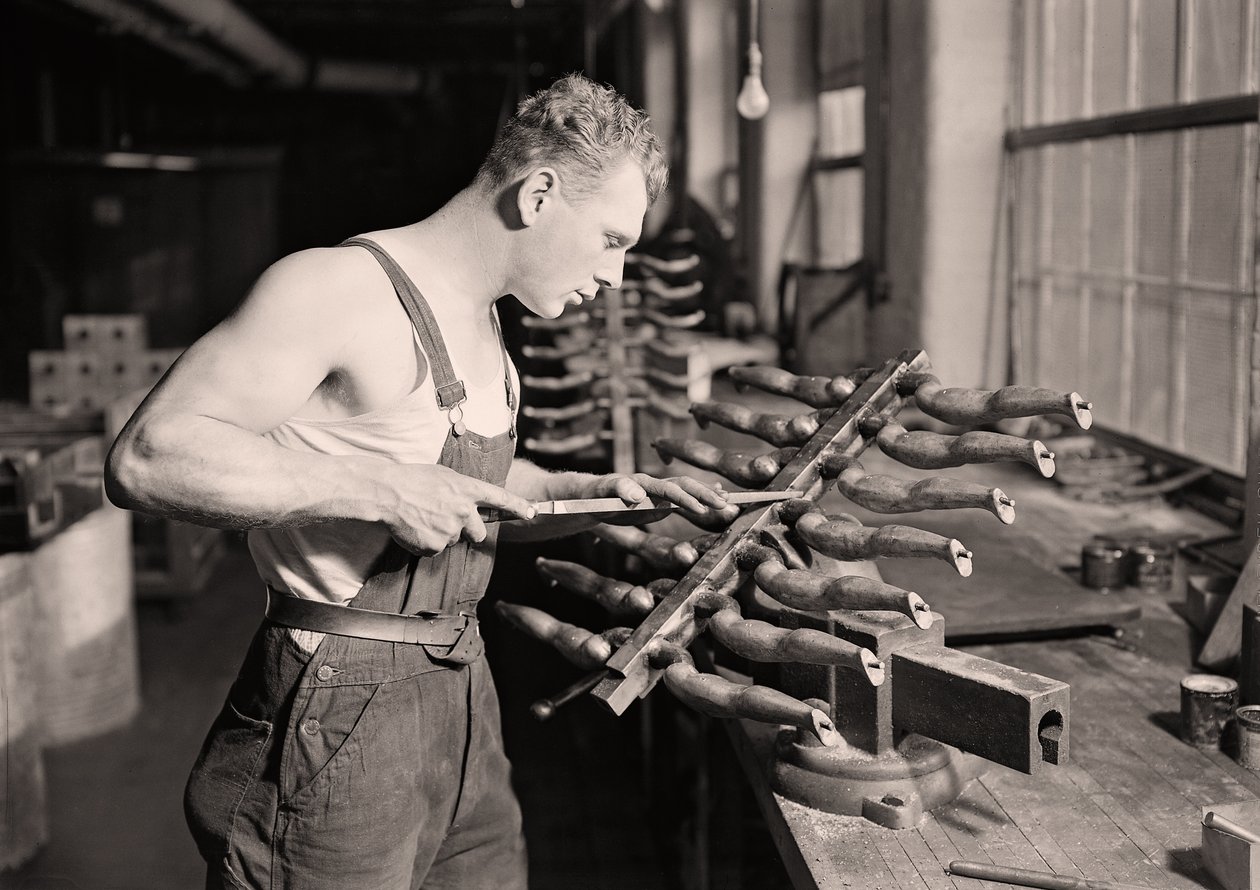 Fabrikkarbeider ved Paragon Rubber Company, Massachusetts. 1936 av Lewis Wickes Hine