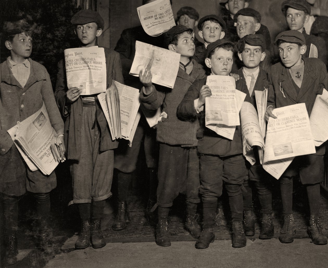 Newsboys etter midnatt av Lewis Wickes Hine
