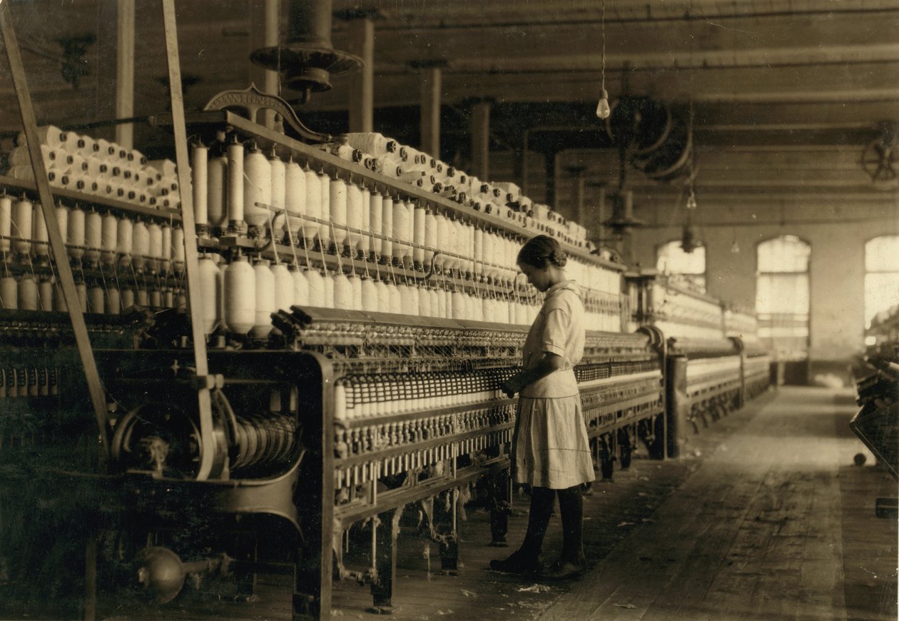Ung tenåringsjente jobber som spinner ved Cotton Mill, West, Texas, USA, ca. 1913 av Lewis Wickes Hine