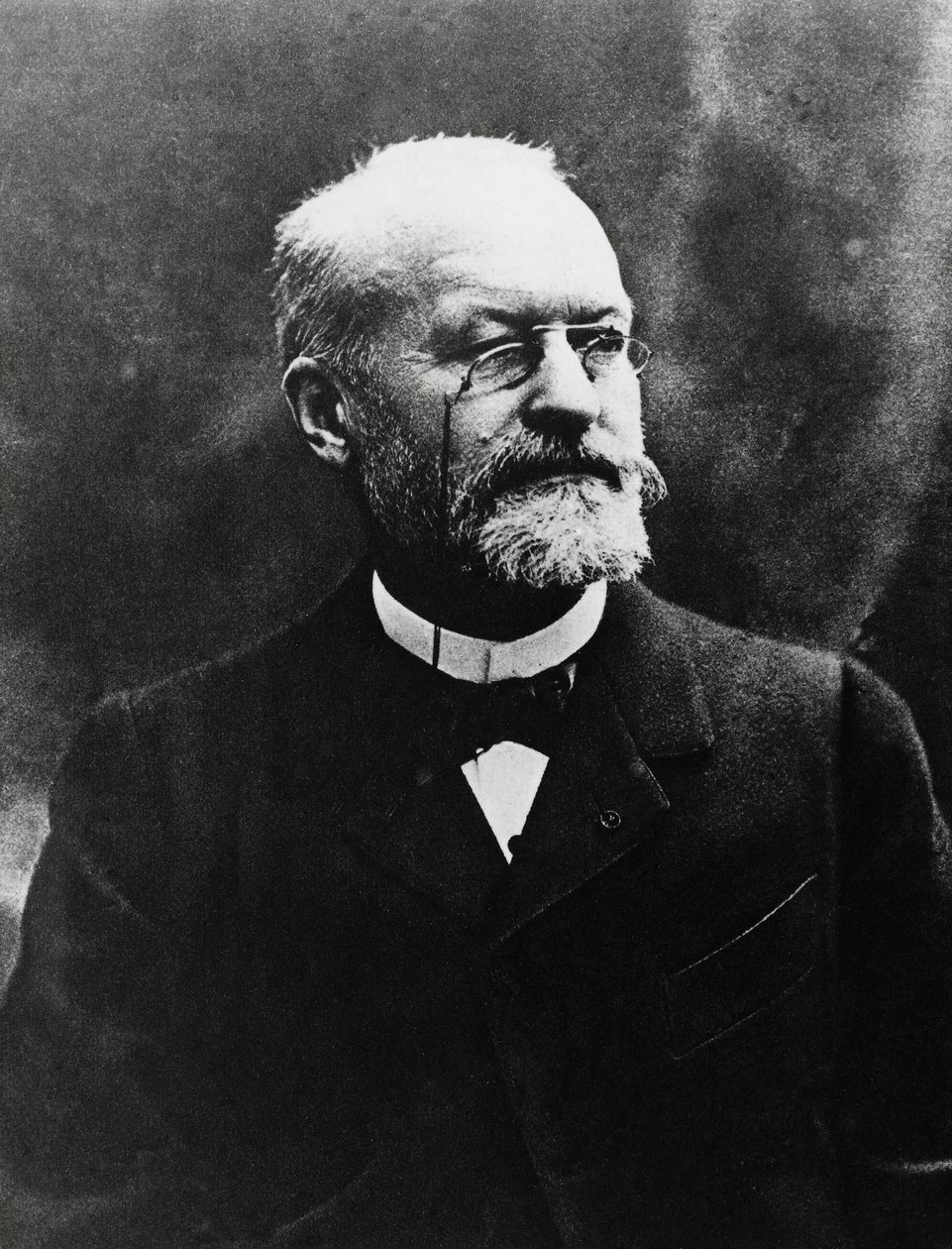 Portrett av Charles Louis Alphonse Laveran (1845-1922), fransk medisinsk bakteriolog, Nobelprisen i medisin i 1907, bilde av Eugene Pirou (1841-1909) av Unbekannt Unbekannt