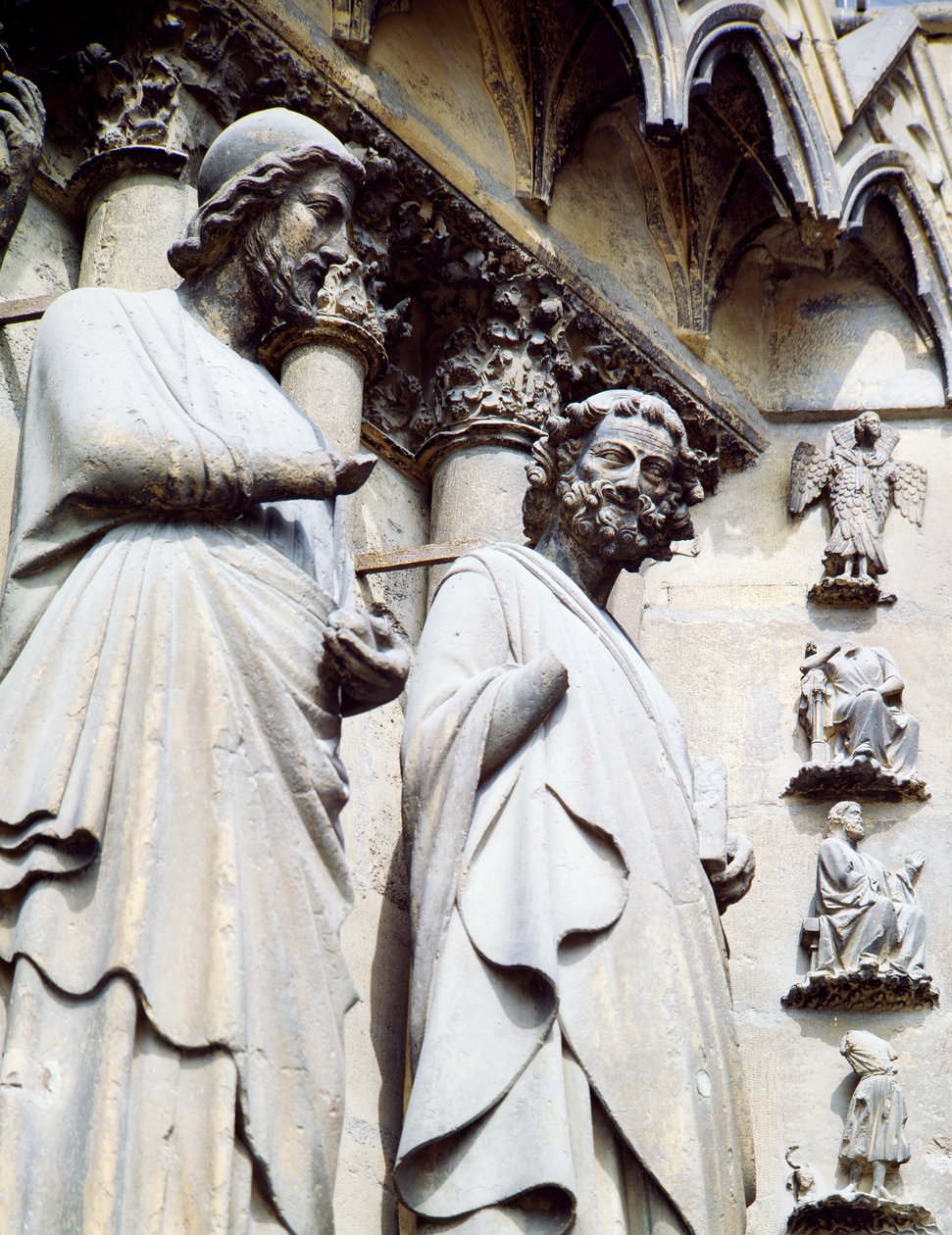 Statue av apostel, detalj av sørdøren til katedralen Notre-Dame (UNESCOs verdensarvliste av Unbekannt Unbekannt