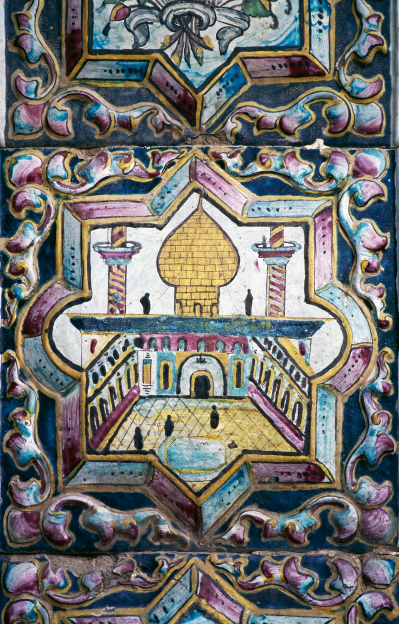 Utsikt over moskeen, polykrome flisedekorasjoner i Tekyeh Mo'aven ol-Molk, Kermanshah, Iran av Unbekannt Unbekannt