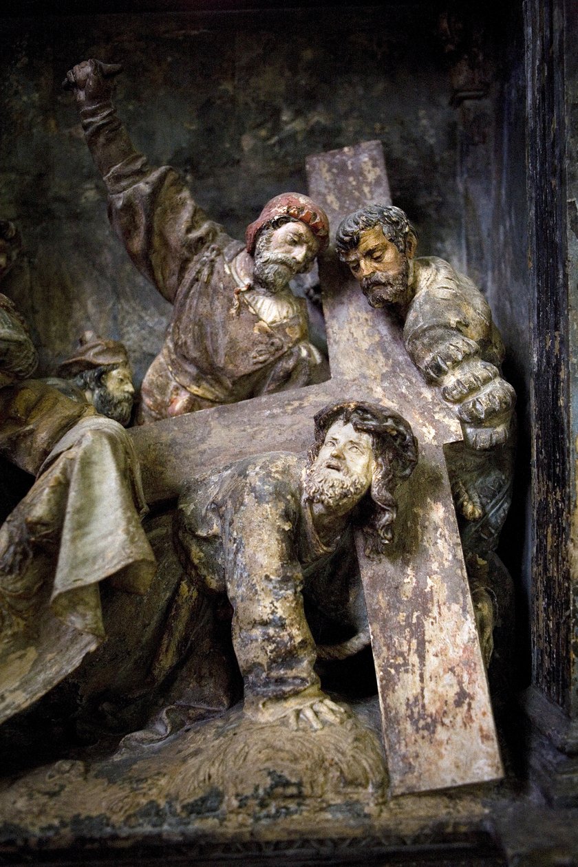 Altertavle, venstre panel, detalj, Korsbæringen, st. Veronica (malt stein) av Ligier Richier