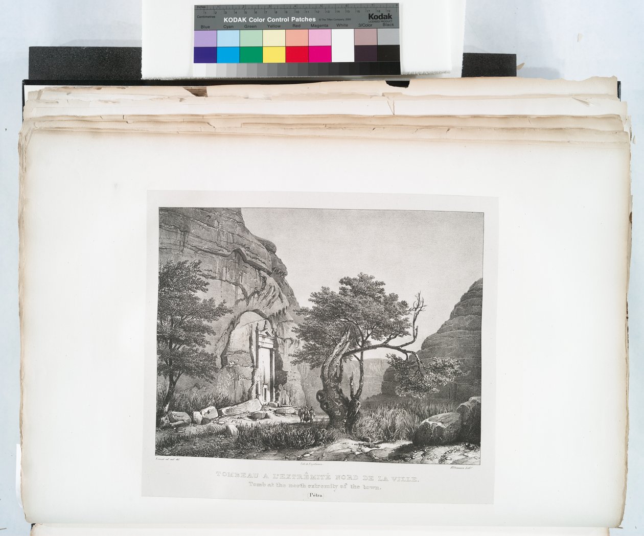 Grav som ligger nær den nordlige kanten av byen, Petra av Linant (Linant Pasha) Bellefonds