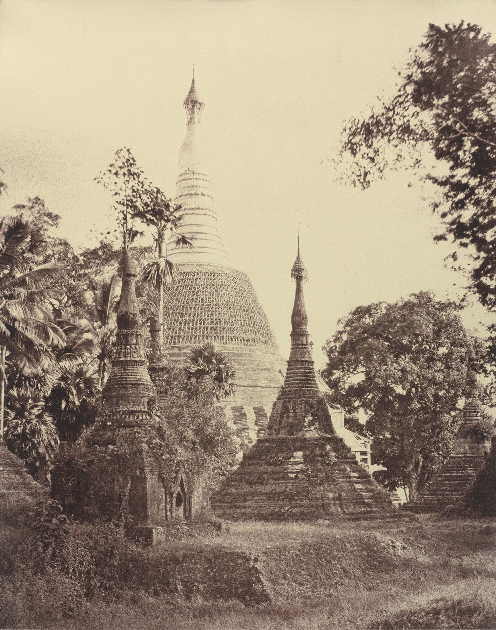 Rangoon: Nær utsikt over Shwe Dagon-pagoden av Linnaeus Tripe