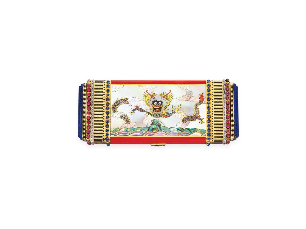 Art Deco sminkekasse, ca. 1925 (emalje, perlemor, rubiner, safirer, diamanter, lapis lazuli og gull) av Linzeler Marchak Linzeler Marchak